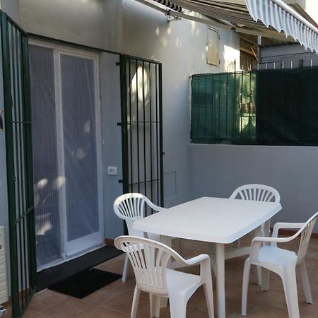 Karina, To The Beach With Terrace And Private Parking Савона Екстериор снимка