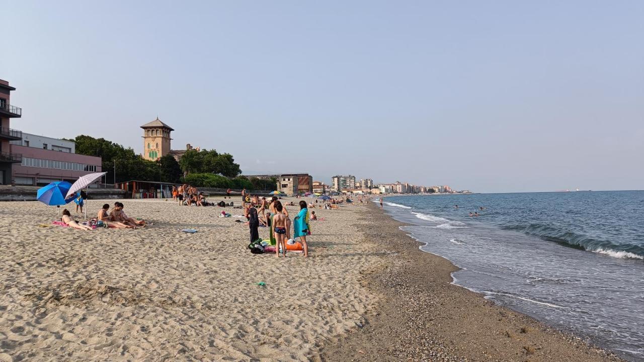 Karina, To The Beach With Terrace And Private Parking Савона Екстериор снимка