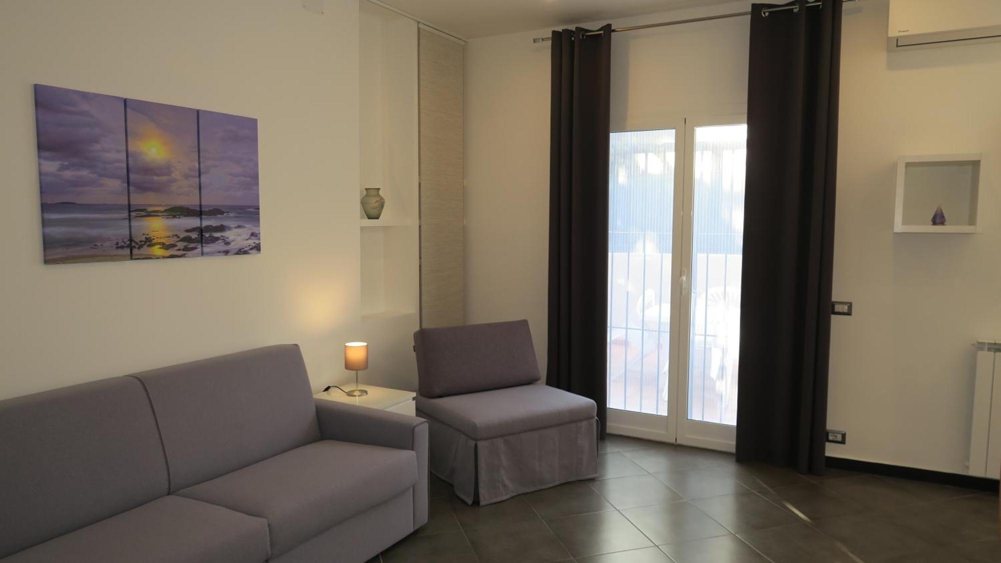 Karina, To The Beach With Terrace And Private Parking Савона Екстериор снимка
